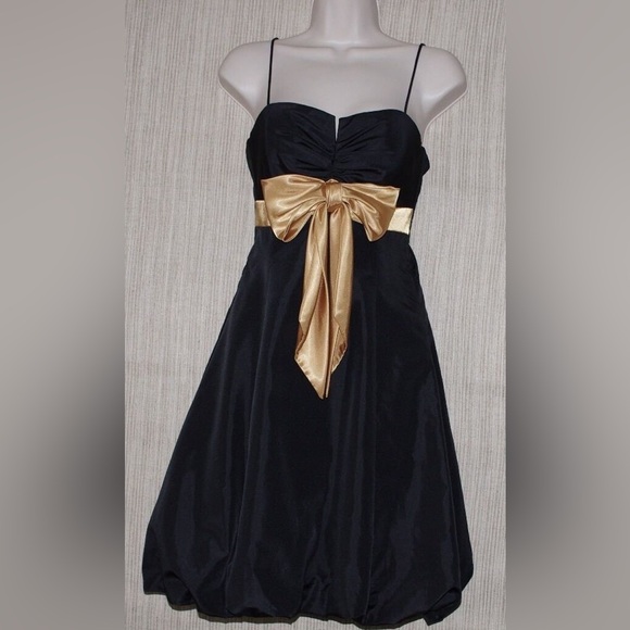 Xscape Dresses & Skirts - PROM Bubble Skirt Black & Gold Sweetheart Satin-Bow Cocktail Dress